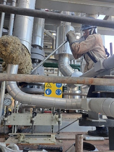 Manutenção de válvulas em tubulação de planta industrial